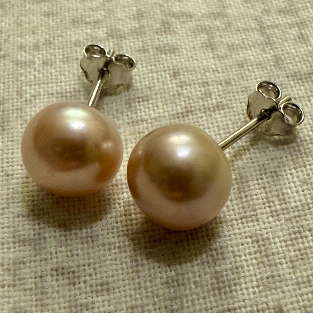 NWT Sterling Silver & Freshwater Pearl Stud Earrings - Picture 2 of 7